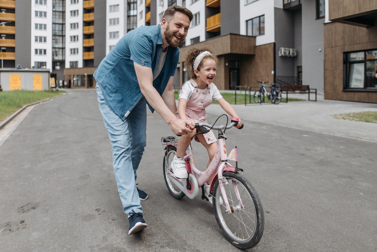 Cum să ți înveți copilul să meargă cu bicicleta 8 pași simpli Utilis