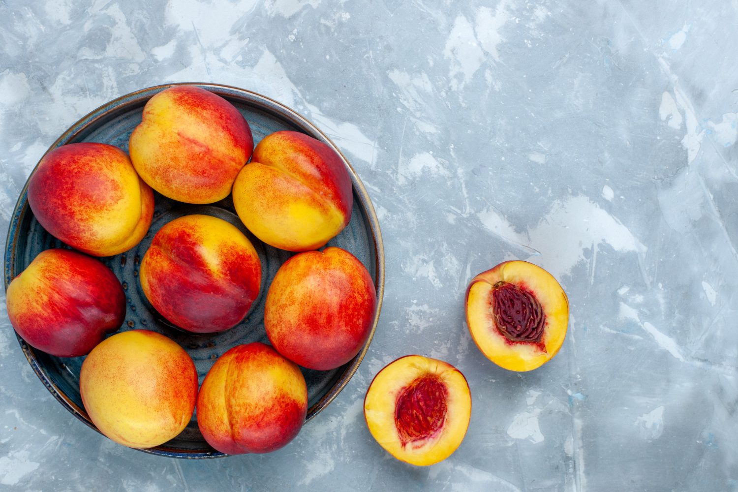Nectarinele – caracteristici, proprietăți și beneficii și alte curiozități despre fructele care întăresc sistemul imunitar